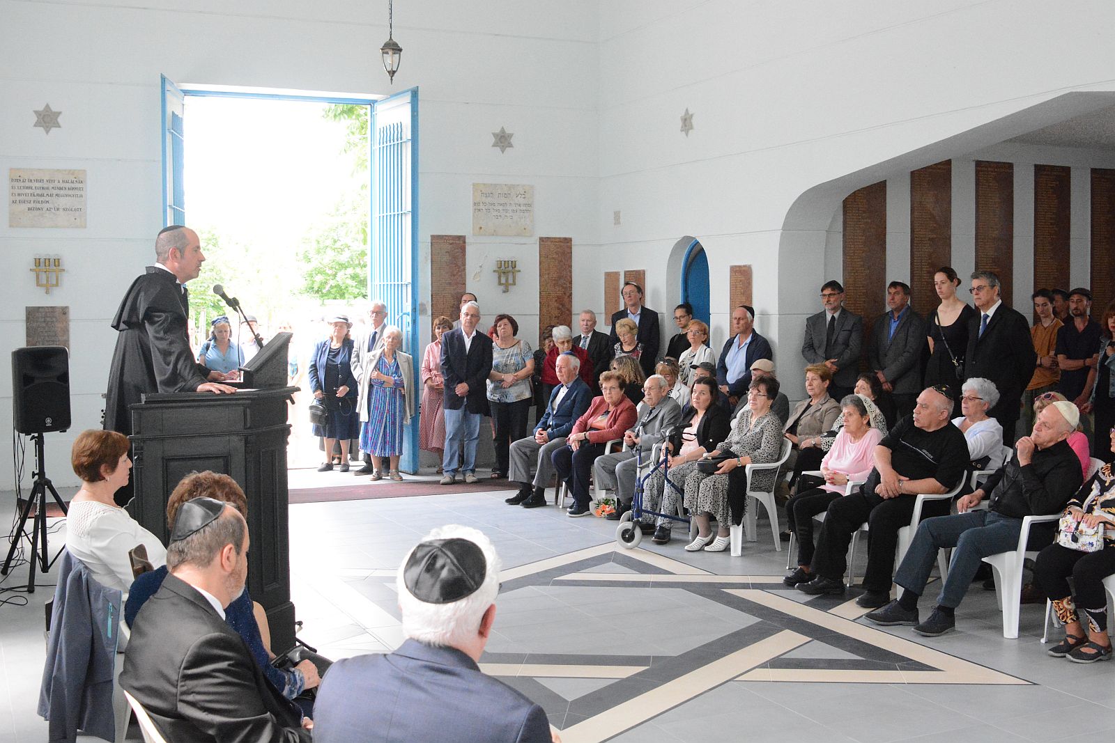 A Fejér megyei zsidóság deportálásának 79. évfordulójára emlékeztek Fehérváron